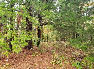 Pivot Rock Rd, Eureka Springs, AR 72632