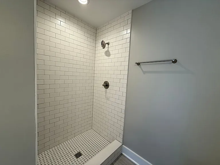 906 Nassau St — Photo 19