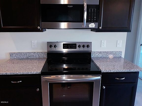 3rd image of 14284 Bienville Dr