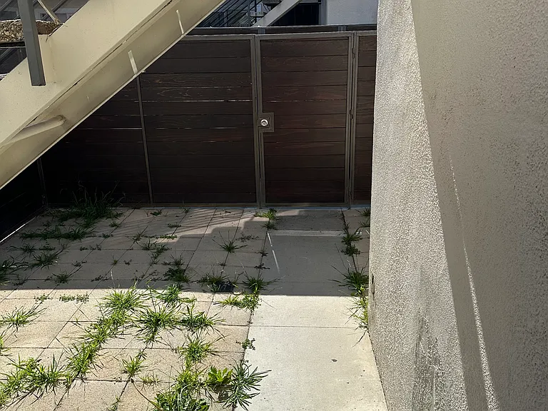 554 Joann St #B — Photo 7