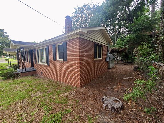 3rd image of 606 Magnolia St
