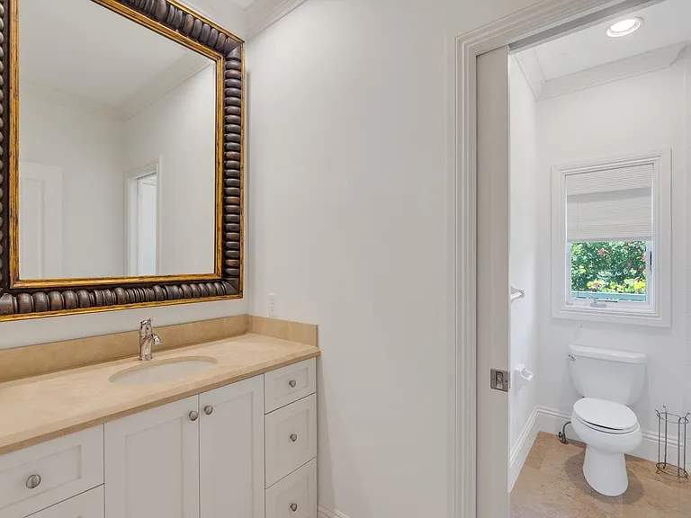 1575 Shorelands Dr E — Photo 17