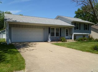 2623 S Skyway Rd, Peoria, IL 61607