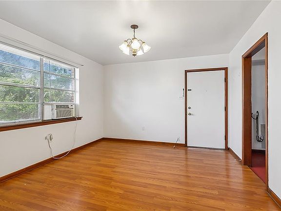 5th image of 2905 Carondelet St