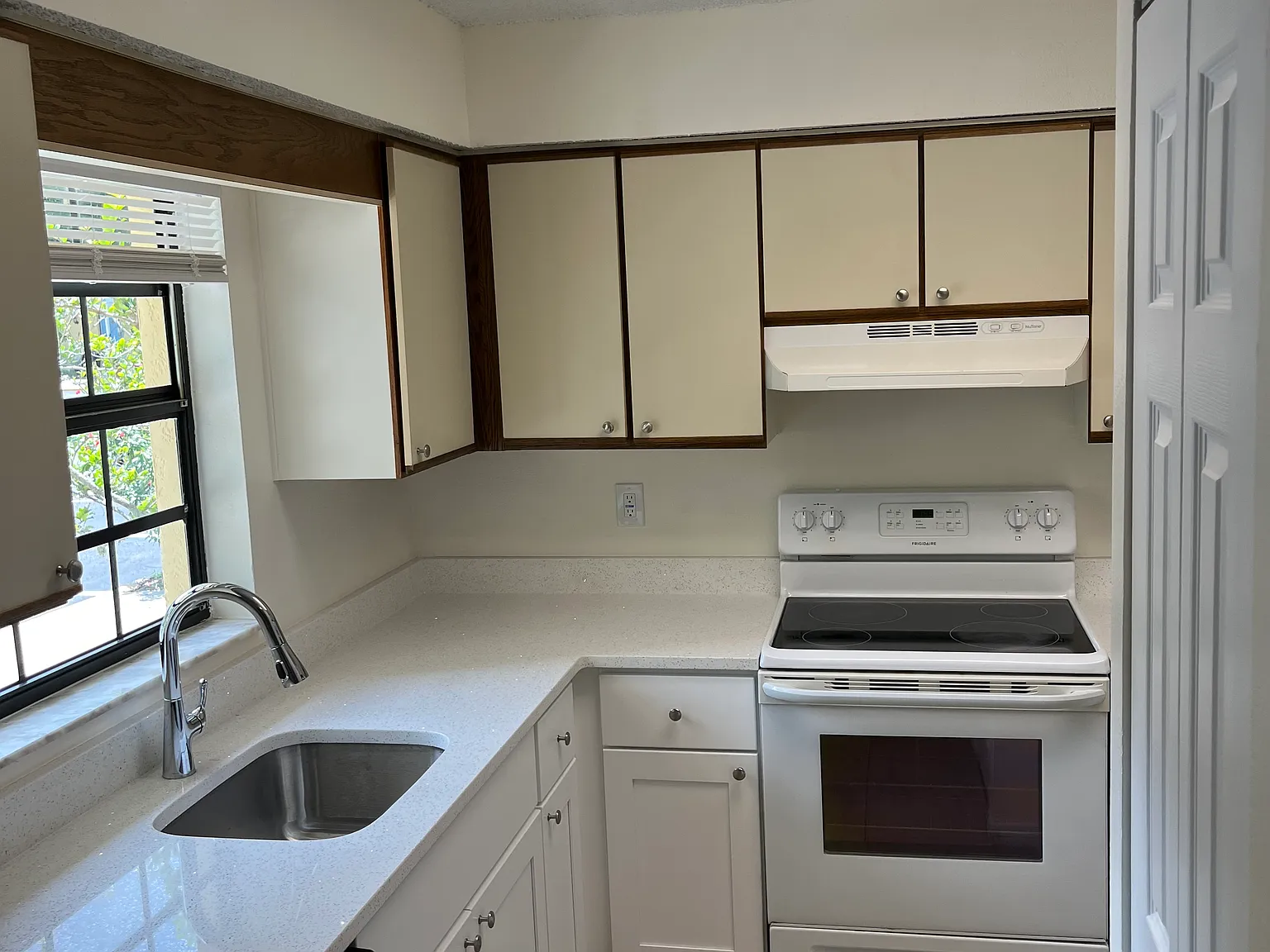 2 bed, 1.5 bath, 900 sqft, $1,625 — Photo 4