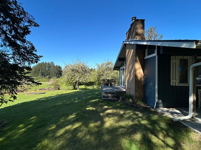 7277 E Leighton Ave — Photo 2