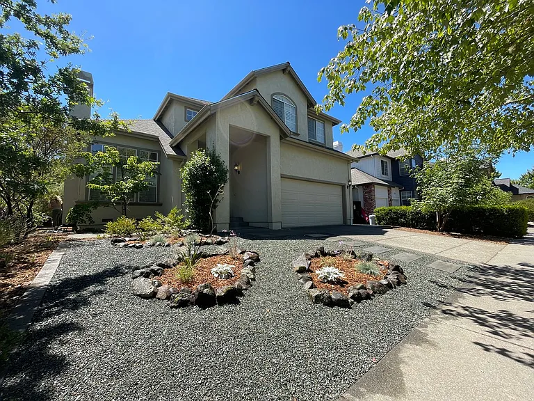 4719 Prospect Ave — Photo 3