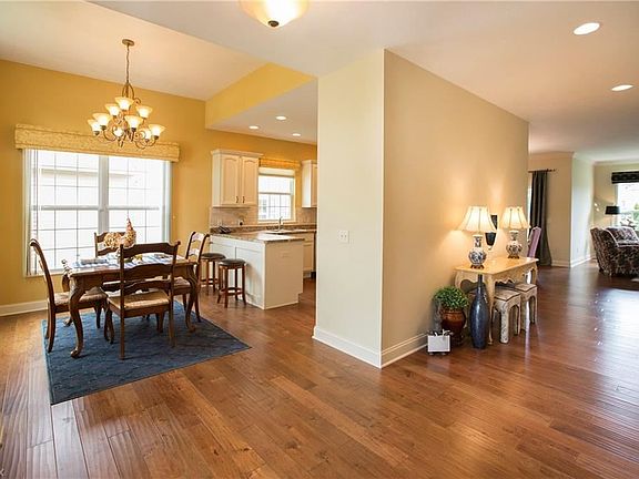 5th image of 729 Schiller Ct