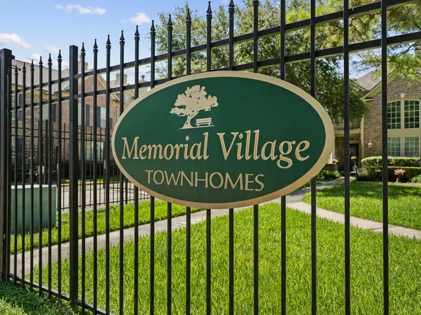 11846 Barryknoll Ln #5, Houston, TX 77024