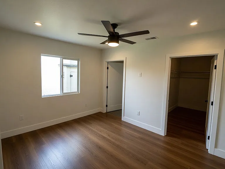 4302 Iroquois Ave — Photo 7