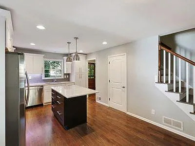 1870 Fairway Cir NE — Photo 9