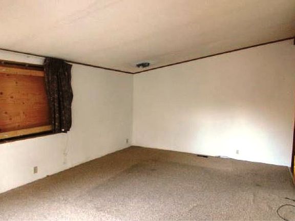 5th image of 9041 Pepperidge Ln SE