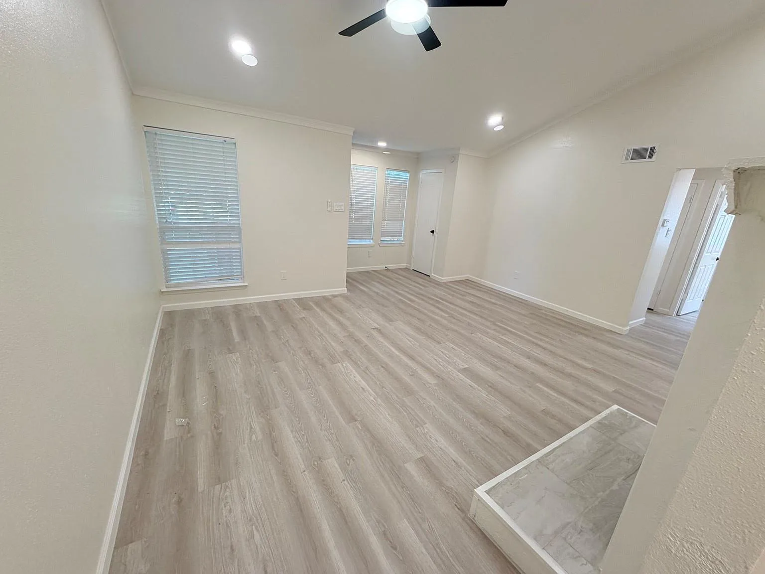 3 bed, 2.0 bath, 1523 sqft, $2,199 — Photo 4