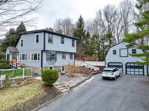 62 Chester St, Worcester, MA 01605