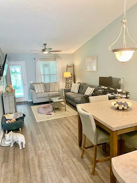 8021 Stonebrook Dr — Photo 4