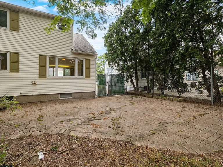 444 Buckingham Ave — Photo 28
