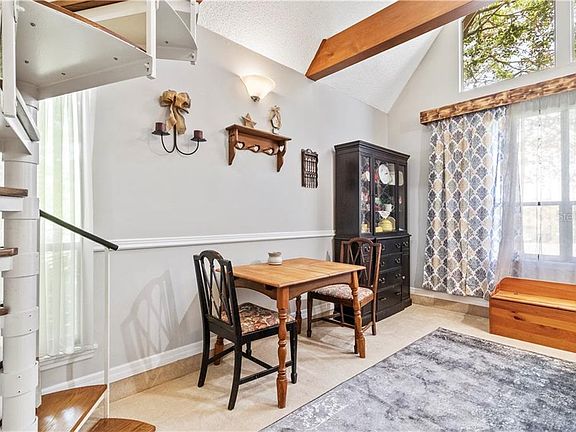 5th image of 1505 Hallam Ct N