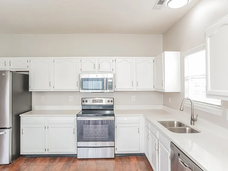 3500 Limelight Ln — Photo 6