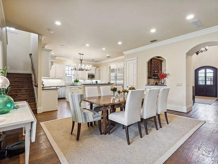 6815 Park Ln — Photo 8