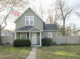 209 E 28th St, Kearney, NE 68847