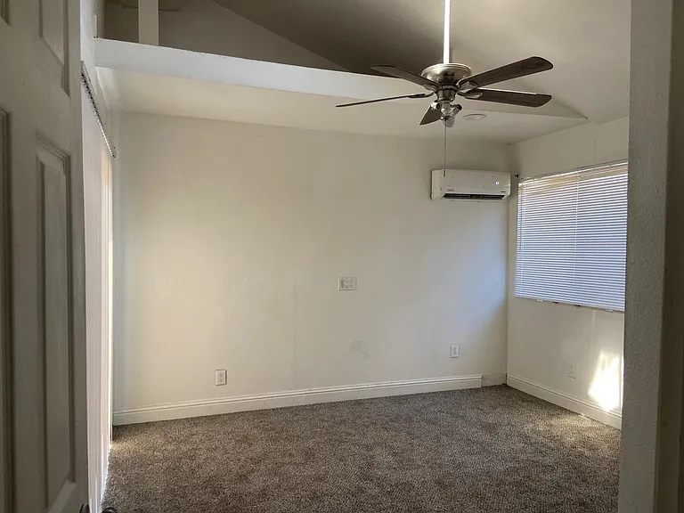 1013 Santiago Ave #A — Photo 4