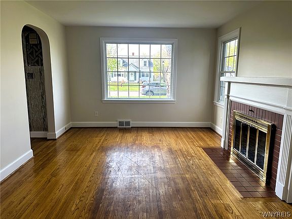 3rd image of 102 Harrison Ave