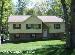 765 Clubhouse Dr, East Stroudsburg, PA 18302