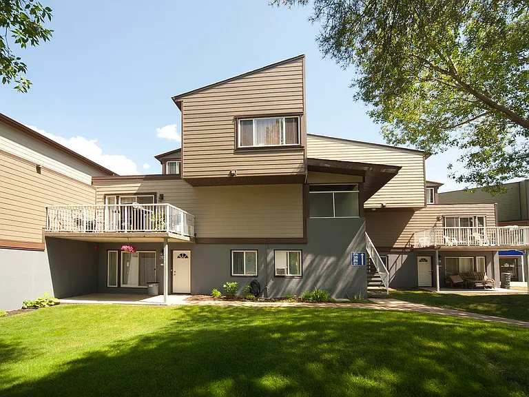 107 Hillcrest Pl SW — Photo 7