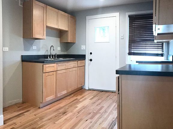 3rd image of 9651 S Crandon Ave
