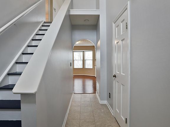 5th image of 138 Roswell Pl