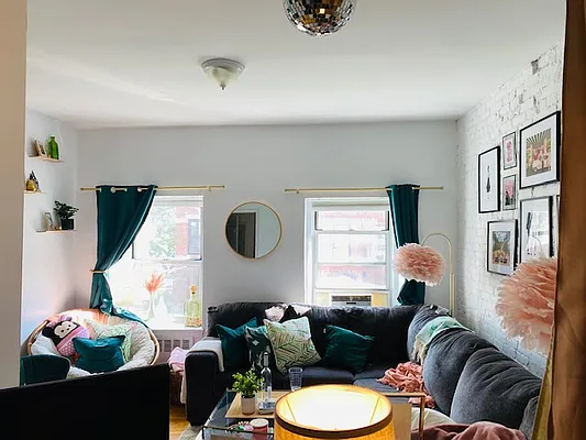 Rented by Bank Neary | media 31
