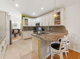 7920 N Silverado Cir, Hollywood, FL 33024