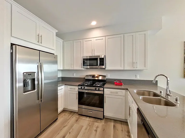 The Views Apartment Homes — Photo 8