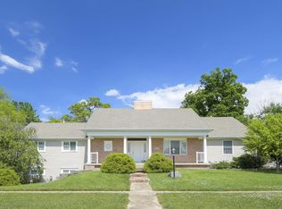 2402 Walden Woods Ct, Mahomet, IL 61853