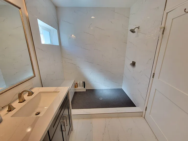 4926 N Rupert Ave — Photo 8