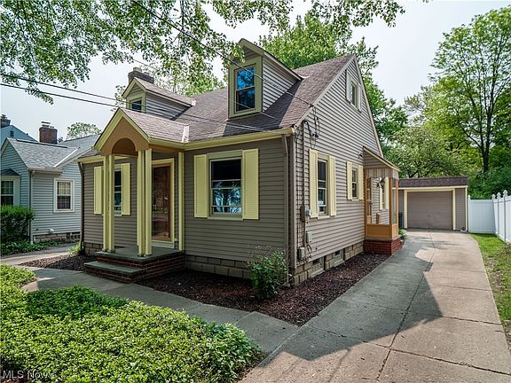 2nd image of 202 Columbus St