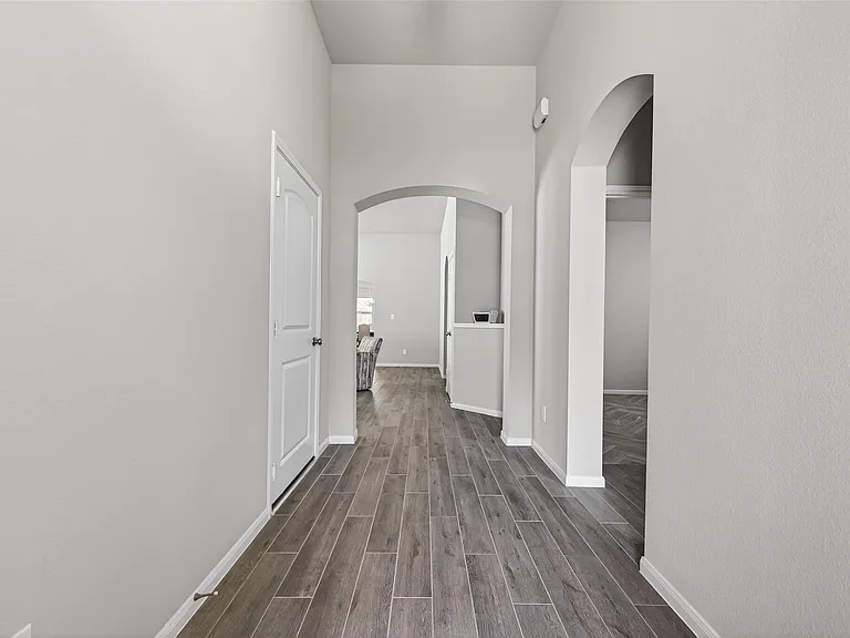 11676 Whirlaway Dr — Photo 4