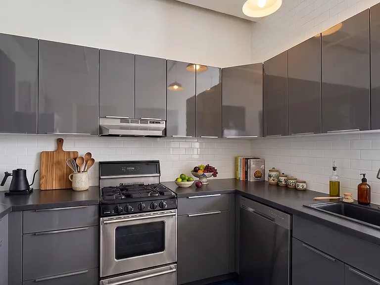 249 W 29th St #3E — Photo 4
