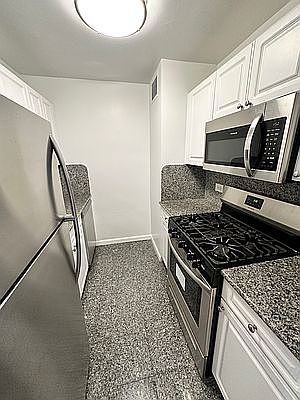 1st image of 305 E 86th St #6LEE