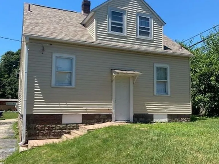 1504 Eastmoreland Ave — Photo 14