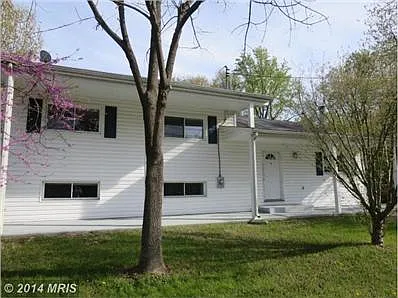 6775 Leslie Ave photo 1