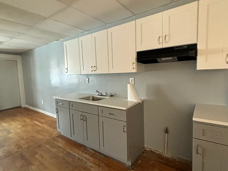 84 2nd St #2 — Photo 3