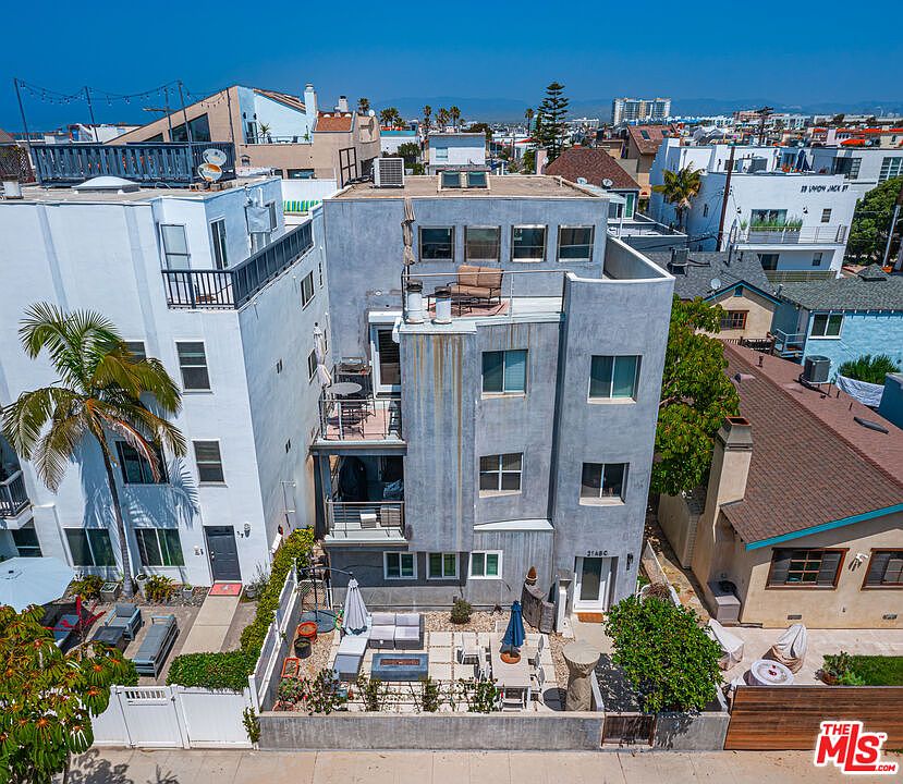 1st image of 21 Voyage St