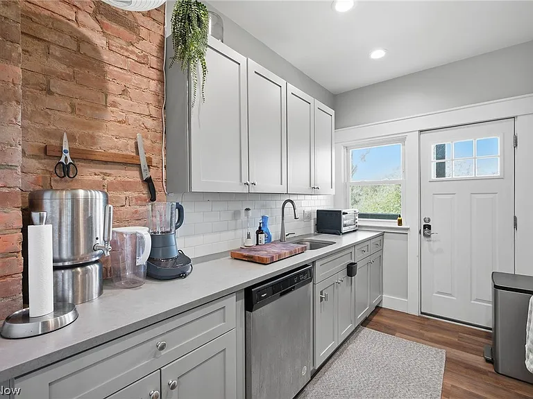2280 Bellfield Ave #3 — Photo 3