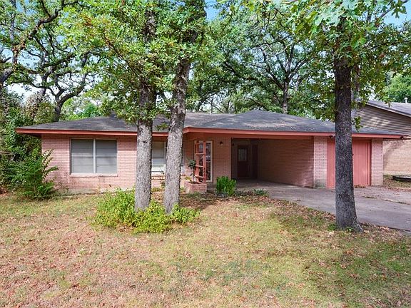 2nd image of 409 Calhoun Dr