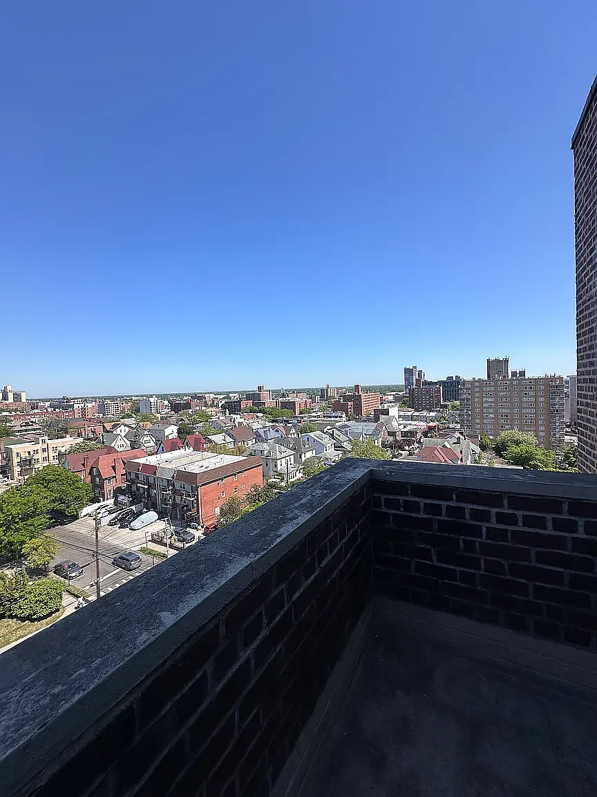 84-31 Van Wyck Expressway — Photo 1