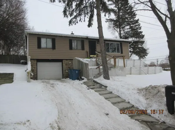 400 Newberg Ave NW, Grand Rapids, MI 49504