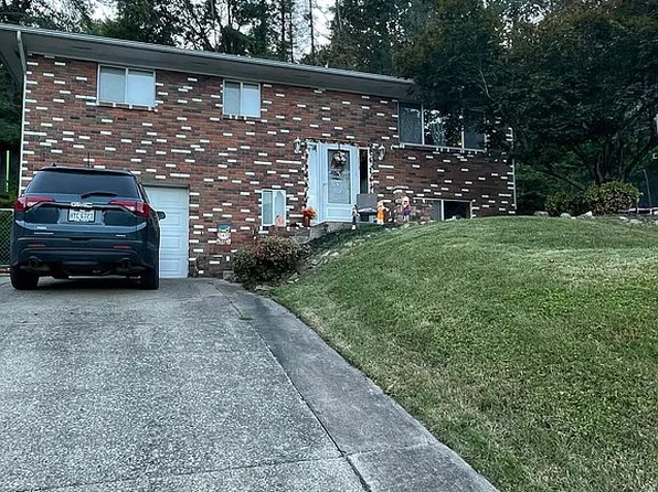 113 Woodlawn Dr, Ironton, OH 45638