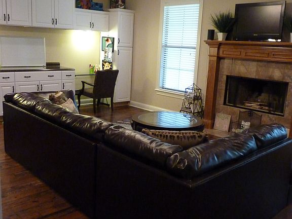 3rd image of 3109 Turkey Creek Cir