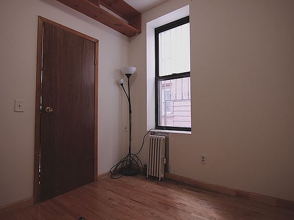 4th image of 208 E 6th St #A3